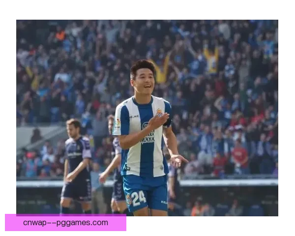 上海海港前锋武磊荣膺年度中国金球奖 成为历史首位获奖球员